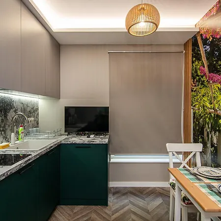 Tiny In Center Of アパート ヴァルナ