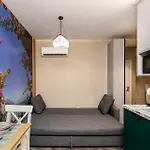 Tiny In Center Of Lägenhet